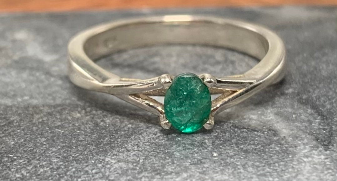 Natural Emerald Dainty Ring - US 7.0 - Genuine Emerald Ring - Dainty Ring - May Birthstone - Christmas Gift - Solid 925 Sterling Silver Ring