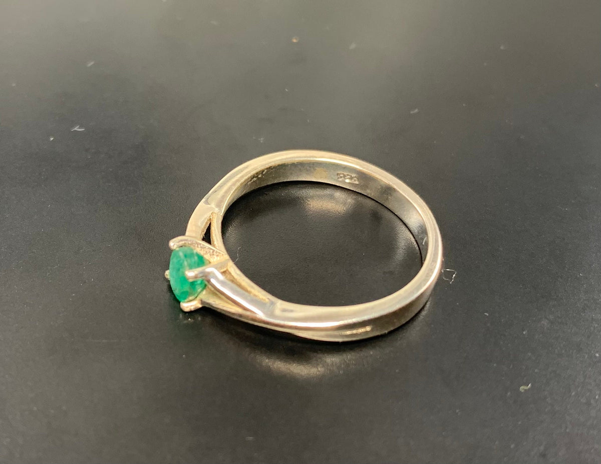 Natural Emerald Dainty Ring - US 7.0 - Genuine Emerald Ring - Dainty Ring - May Birthstone - Christmas Gift - Solid 925 Sterling Silver Ring