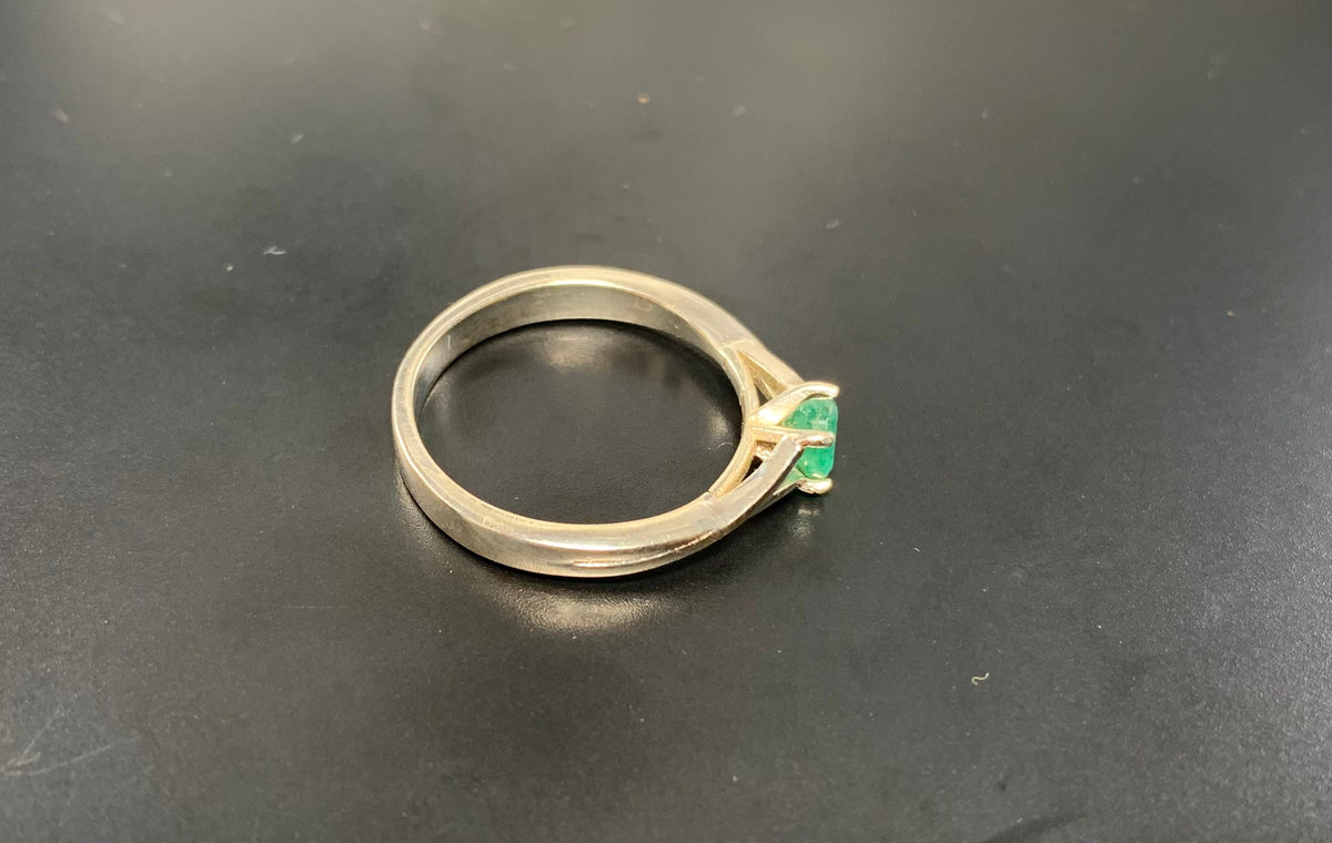 Natural Emerald Dainty Ring - US 7.0 - Genuine Emerald Ring - Dainty Ring - May Birthstone - Christmas Gift - Solid 925 Sterling Silver Ring