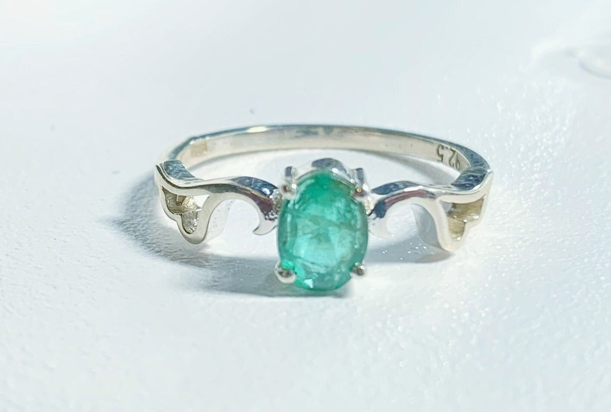 Natural Emerald Dainty Ring - US 9.0 - Genuine Emerald Ring - Dainty Ring - May Birthstone - Christmas Gift - Solid 925 Sterling Silver Ring