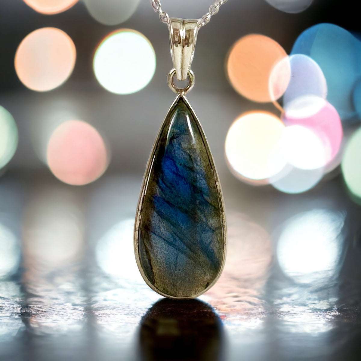 Labradorite Pendant - Classy Labradorite - Genuine Handpicked Labradorite - Unisex Pendant - Solid 925 Sterling Silver Pendant