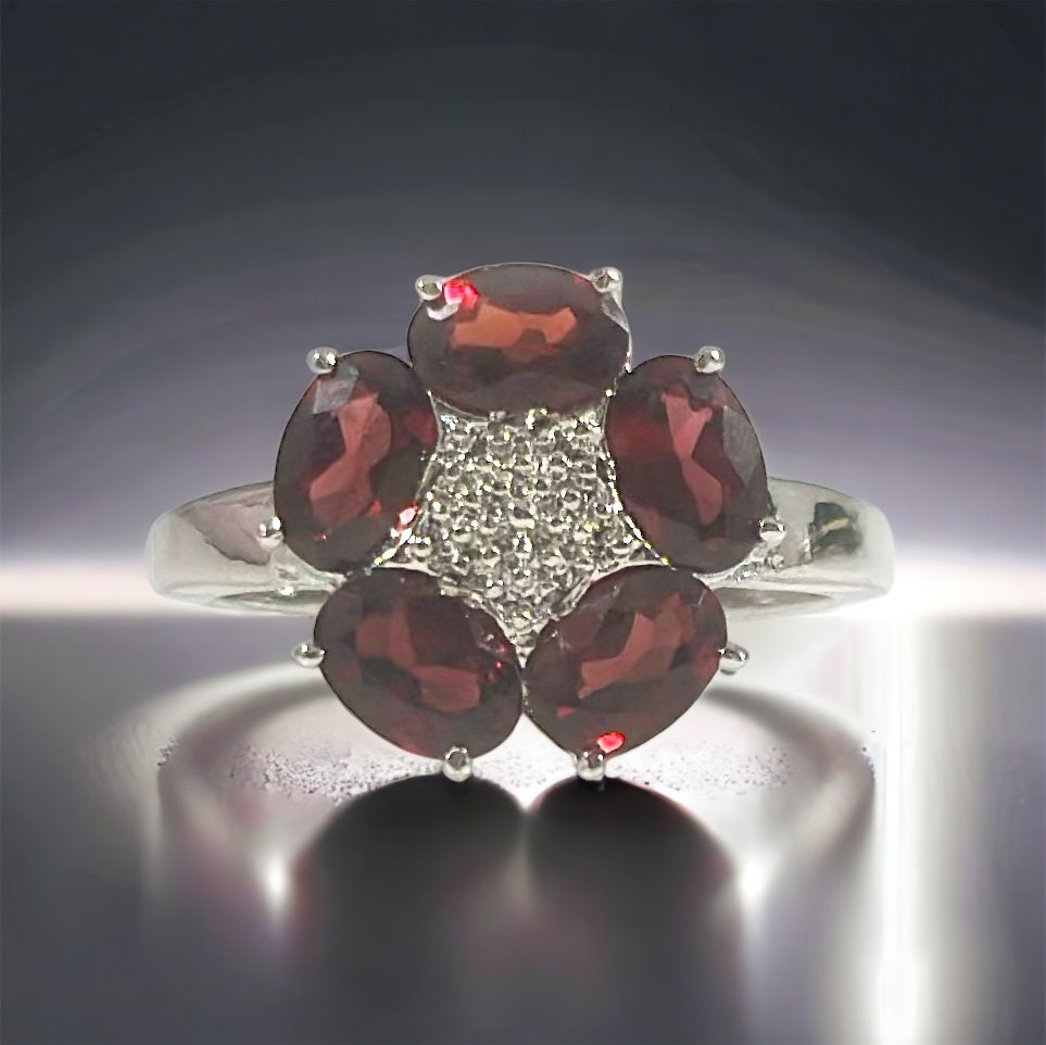Stunning Natural Red Garnet Ring - Stunning Floral Ring - Pretty Garnet Ring - Size 7.5 Ring - Floral Silver Ring - Solid Silver Ring