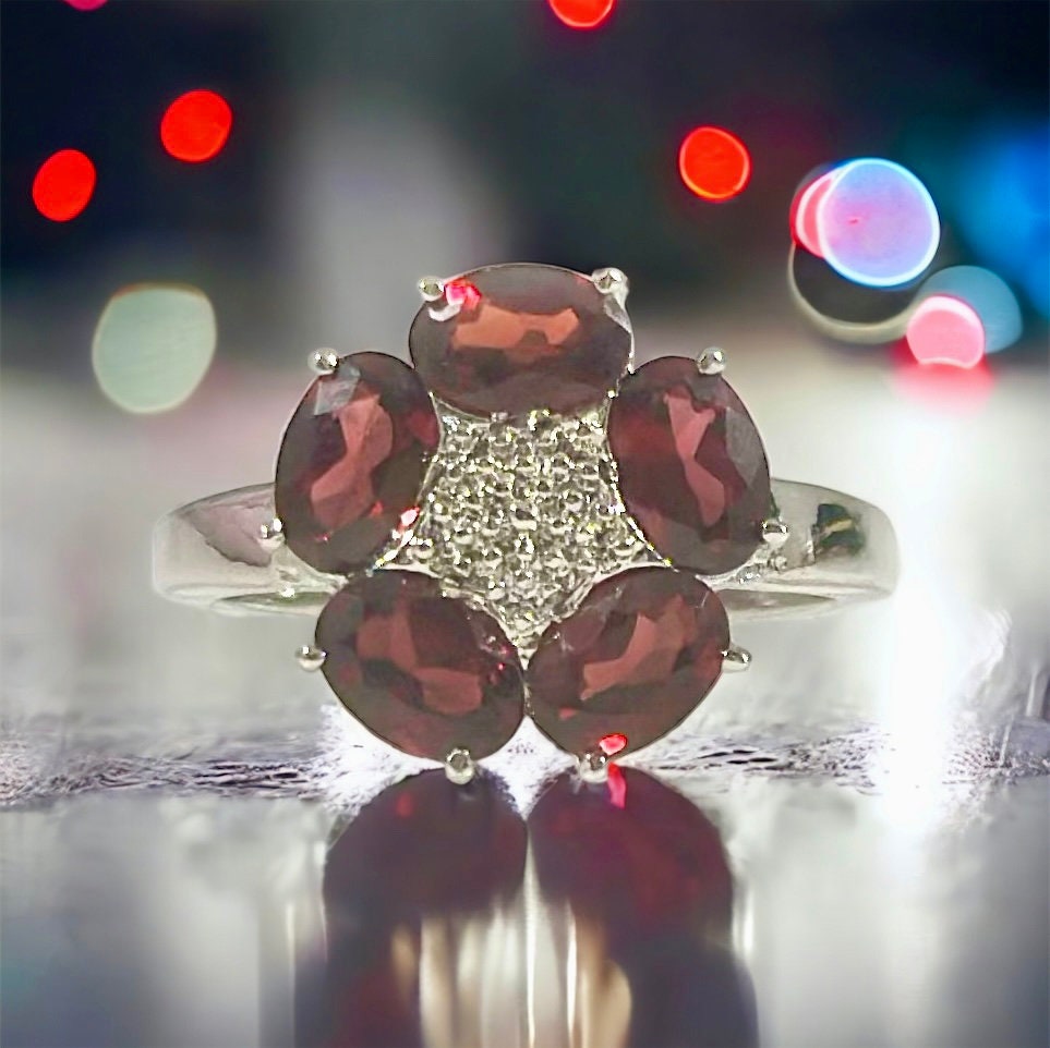 Stunning Natural Red Garnet Ring - Stunning Floral Ring - Pretty Garnet Ring - Size 7.5 Ring - Floral Silver Ring - Solid Silver Ring
