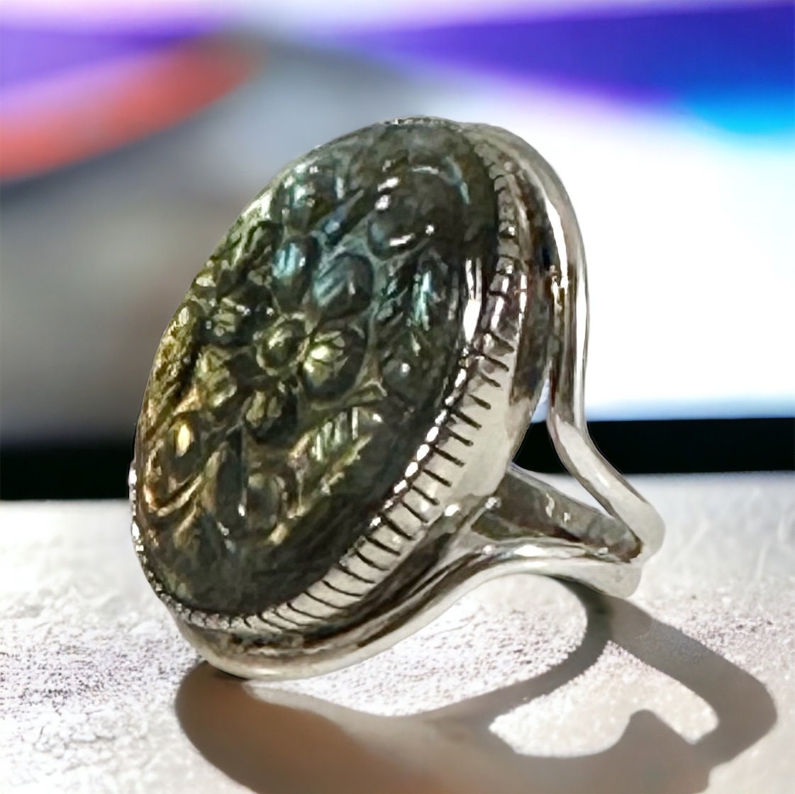 Carved Labradorite Ring - Floral Labradorite Ring -  Carved Gemstone Ring - Flashy Blue Gemstone Ring - US 7.75 Ring - Solid 925 Silver Ring